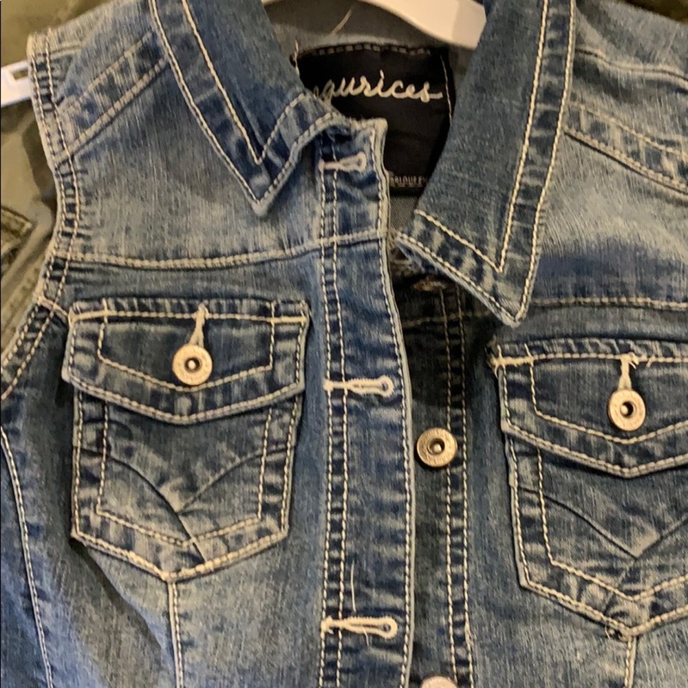 Vest - Picture 3 of 3